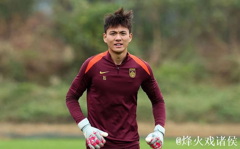 国门后继有人！21岁李昊把国足“扑”进淘汰赛！